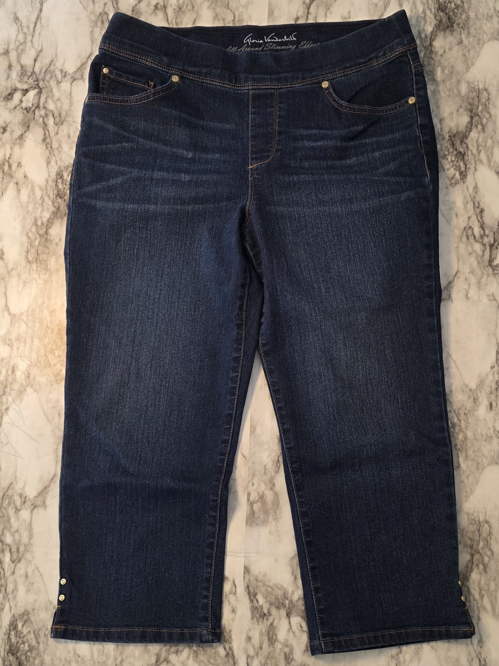 Gloria Vanderbilt All Around Slimming Denim Stretch Capri Size 10